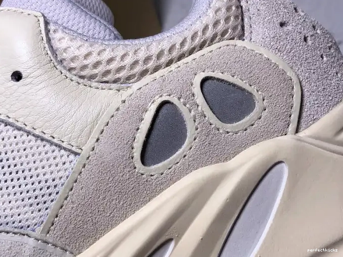 Yeezy Boost 700 EG7596 Analog Adidas 0530